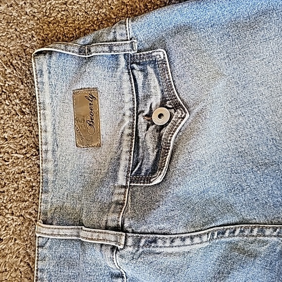 BEVERLY JEANS Denim Jeans - Picture 7 of 7